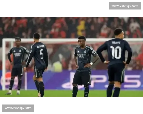 欧冠焦点战零比一负皇马穆帅场边失控染红引争议赛后风波再起震动足坛